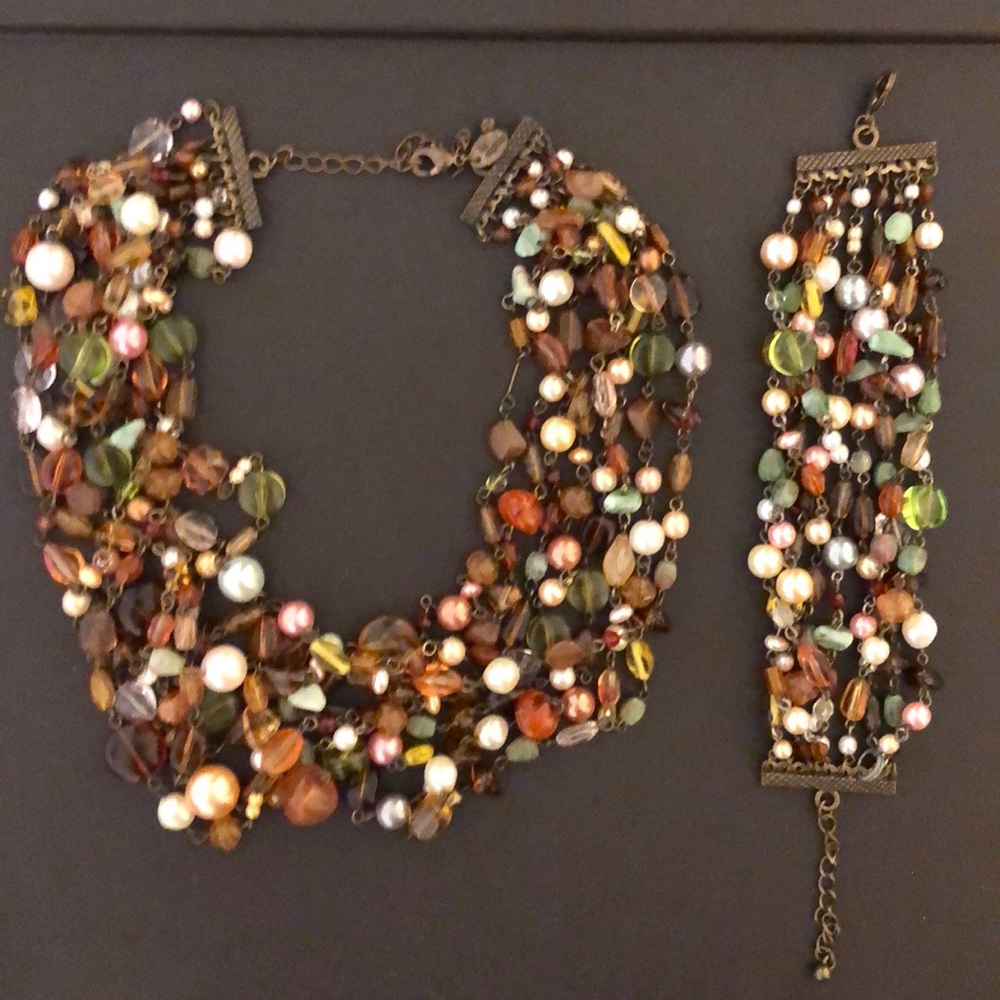 Lia Sophia beaded necklace w/matching bracelet